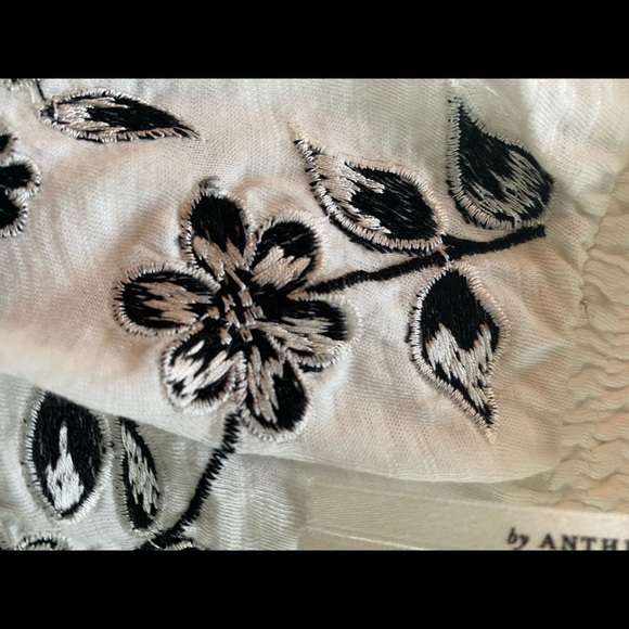 Anthropologie embroidered off the shoulder top (S) - Picture 7 of 8